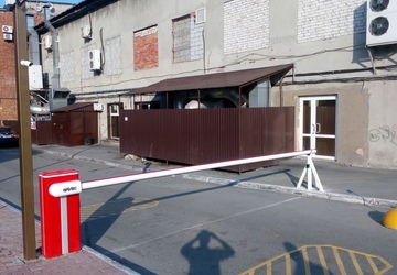 Шлагбаум в Екатеринбурге